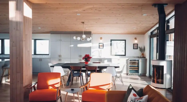 Lakeview Mid Century Luxury Cottage Citq 311414, Book Feriehus Villaer i Sainte-Adele, Villa