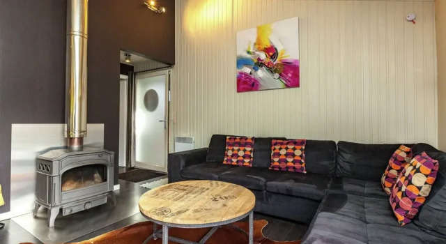 Luxurious Bungalow in Bullange with Hot Tub, Rezerwuj Hotel Buellingen 