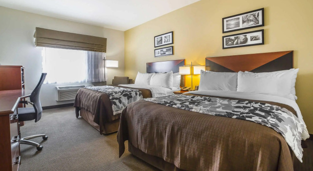 Четырёхместный номер Standard Sleep Inn & Suites Douglas