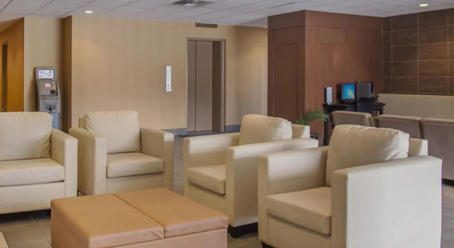 Econo Lodge Winnipeg, Book Hotel Hotels in Manitoba with Parking, Parking