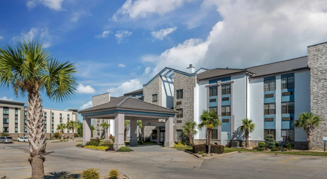 Comfort Suites Hattiesburg near University, Забронировать Отель Отели Хаттисберг с бассейном, рядом с Merit Health Wesley, Бассейн