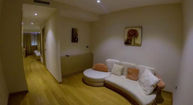Полулюкс Sky 2 Hotel Tirana