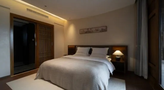 Двухместный семейный люкс Deluxe He garden hotel