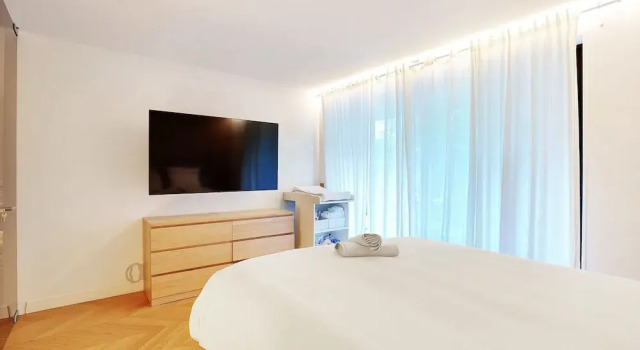 Chic Apt With Garden - 1bd/2p - Neuilly-sur-seine, Rezervasyon Daire Ile de France otoparklı oteller, Otopark