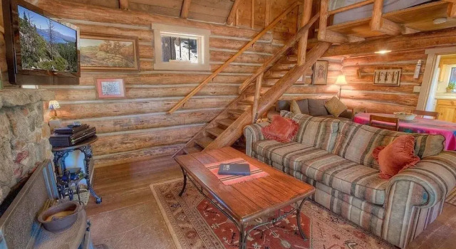 Коттедж Zephyr Cabin 3 Bedroom Home by RedAwning