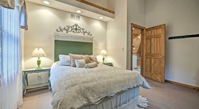 Upscale Family Retreat w/ Fire Pit, Walk to Beach!