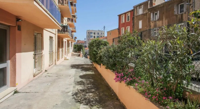 Magnificent bright flat a 5 min walk from the beach in Marseille - Welkeys, Забронировать Отель Ла-Корниш 