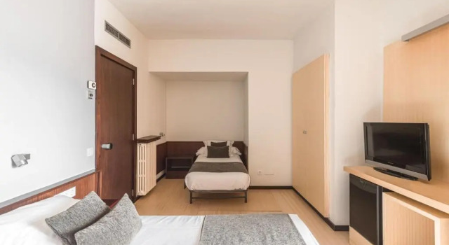 Трёхместный номер Standard Hotel Emporda