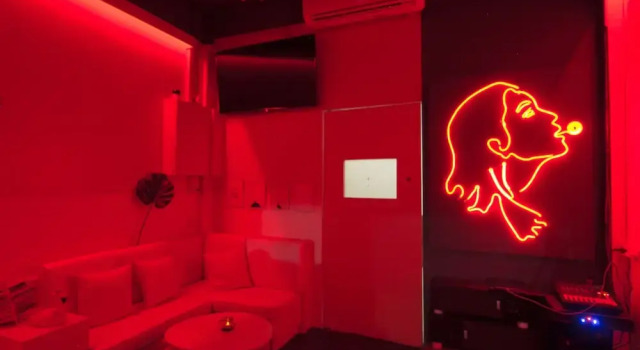 Films House Hostel, Забронировать Отель Бангсэн провинция Чонбури