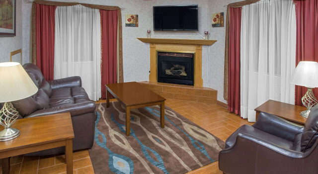 Super 8 by Wyndham Three Rivers, Buchen Sie Gasthaus Motels in Three Rivers, Motel