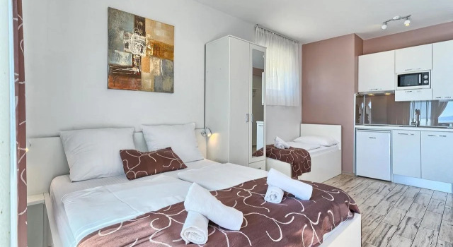 Stipe Residence, Забронировать Апарт-отель Отели Подстраны 4 звезды, рядом с Частный Пляж «Вилла Палмс Апартментс Никса Рузич», 4*