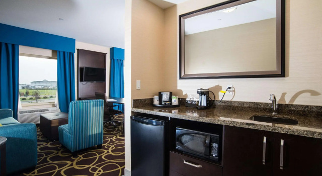 Студия Hampton Inn & Suites East Gate Regina
