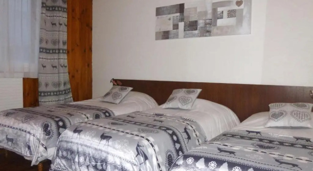 Трёхместный номер Standard Auberge de Costaroche