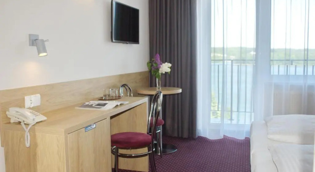 Двухместный номер Standard с балконом и с видом на озеро Hotel Huszcza