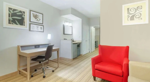 Люкс Country Inn & Suites by Radisson, Columbia, MO