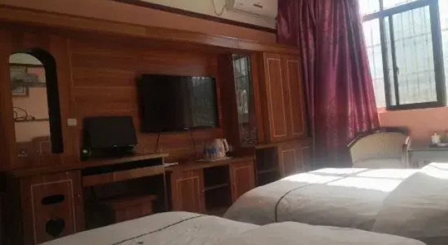 Yulong Changzheng Business Hotel, Prenota Hotel Hotel a Lijiang con parcheggio, Parcheggio