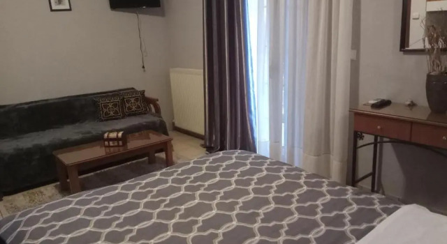Zisis Garden Studios, Prenota Hotel Hotel a Epiro con parcheggio, Parcheggio