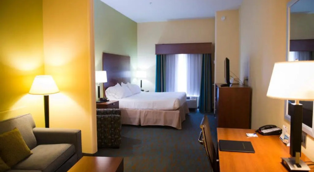 Люкс Holiday Inn Express Hotel & Suites Atlanta East - Lithonia by IHG