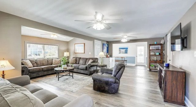 Коттедж Steps to Shore: Newly Renovated Dewey Beach Home!