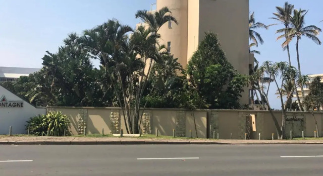 9 Casablance Ballito~Beach on your doorstep., Забронировать Отель Отели Баллито с бассейном, рядом с Пляж Thompson's Bay Beach, Бассейн