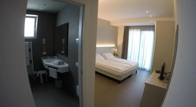 Полулюкс Hotel Paradiso