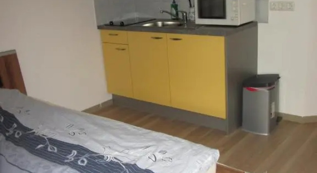 Apartments Andrea Kiel, Забронировать Апартаменты/квартира Отели Цирндорф с парковкой, рядом с Городская библиотека Цирндорфа, Парковка