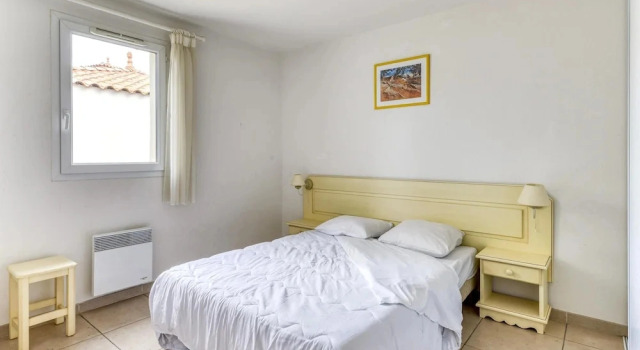 Group Retreat With Four Bedrooms, Book Vacation Home Homps Canal du Midi