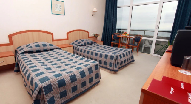 Трёхместный номер Standard с балконом Hotel Lilia