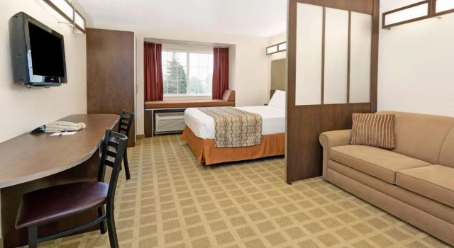 Двухместный люкс студия Microtel Inn & Suites Cheyenne