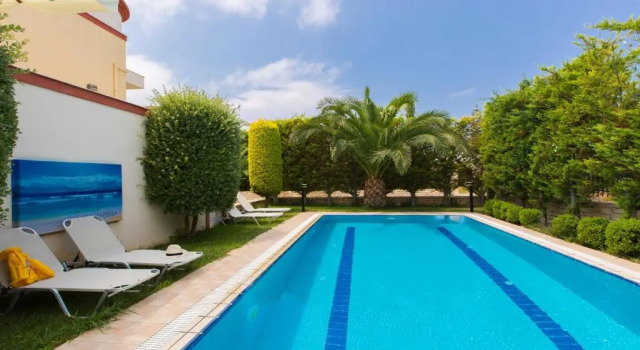 Вилла Christina Villas, Steps to Sandy Beach, By ThinkVilla