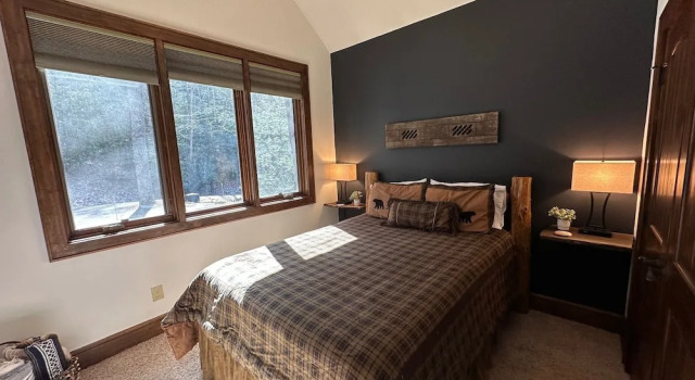 Lake Overlook High Elevation Home With Views and Game Room