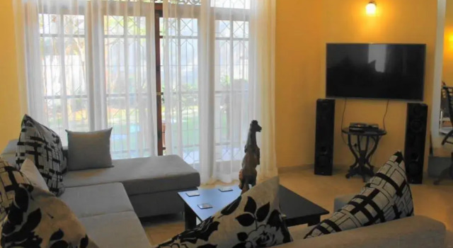 Mahakumara White House Hotel