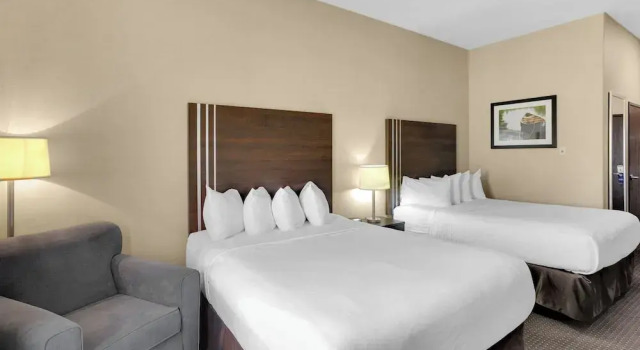 Двухместный номер Standard Duvernay Inn & Suites