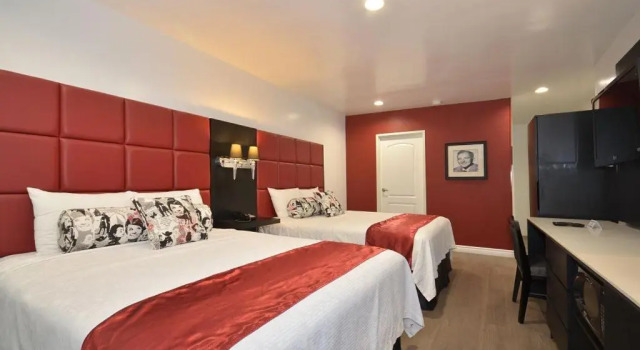 Четырёхместный номер Standard Legend Hotel Hollywood