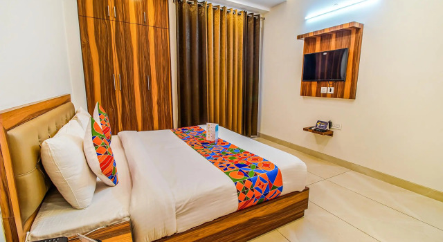FabHotel Kiara- 400 meters from Medanta hospital, Забронировать Отель Недорогие отели Гургаон, рядом с Apollo Tyres Ltd, недорого