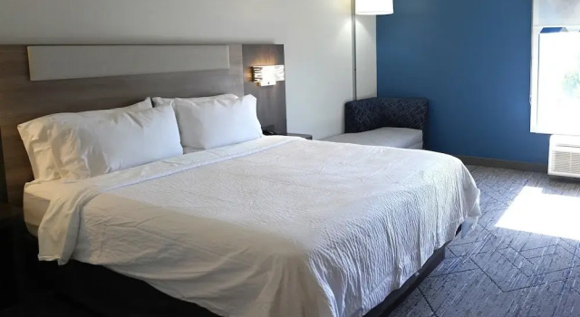 Двухместный номер Standard Holiday Inn Express La Junta by IHG