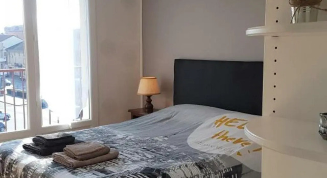 Appartement Montrond-les-Bains, 2 pièces, 2 personnes - FR-1-496-229, Rezervasyon Daire  