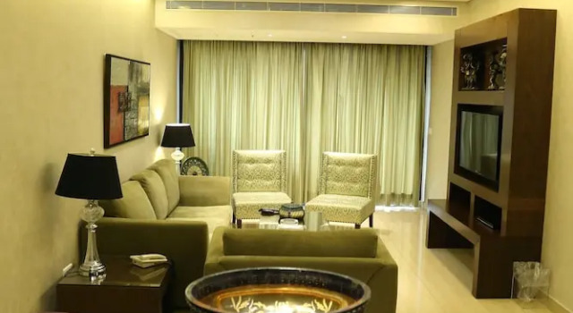 Люкс Executive с балконом Verdun Suites Hotel
