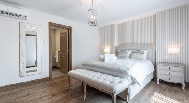 Студия Deluxe Hotel "Le Suisse"