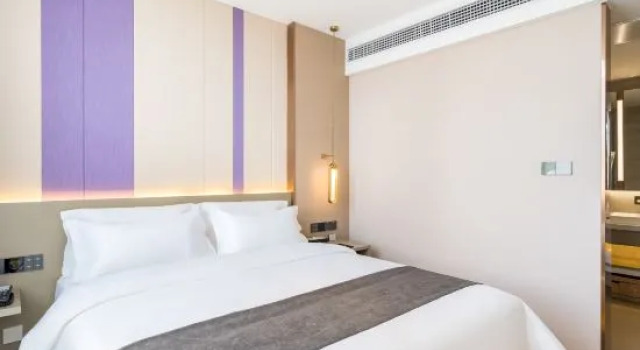 Люкс Deluxe Lavande Hotel (Tianjin Chentang Science Park Shop)