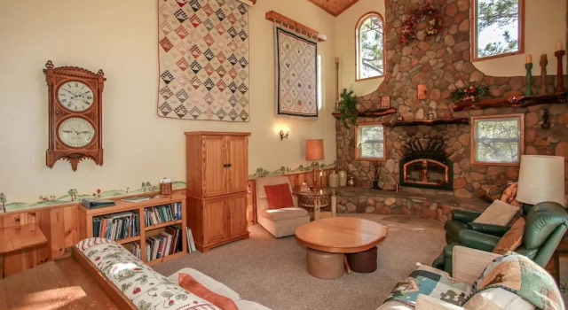 The Treehaus 6 Bedrooms 3 Bathrooms Home, 预订 度假屋 Big Bear Lake 美利坚合众国-美利堅合眾國