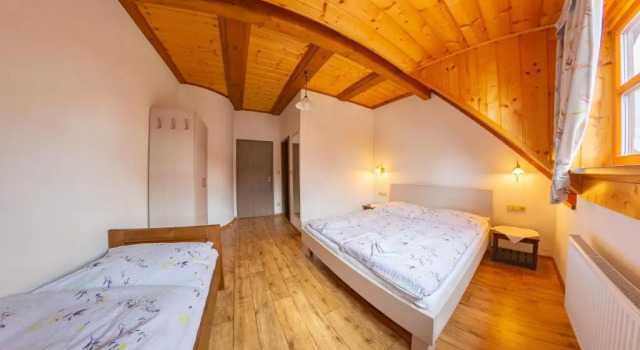 Pension & Restaurant U Koňské dráhy Holkov, Reserva ahora Hotel Velešín 