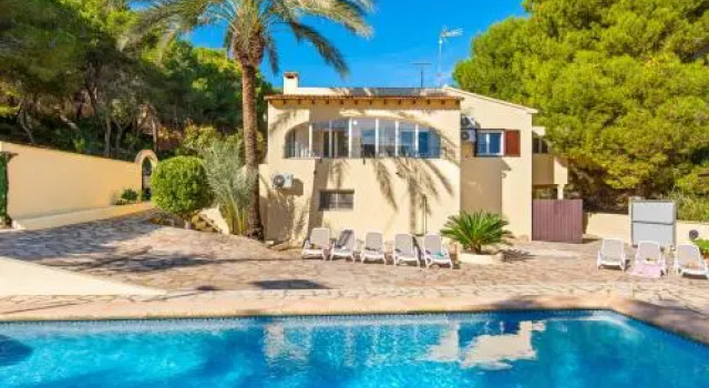 Villa Enzo - PlusHolidays, Забронировать Вилла Бизнес-отели Морайра, 4* 5*
