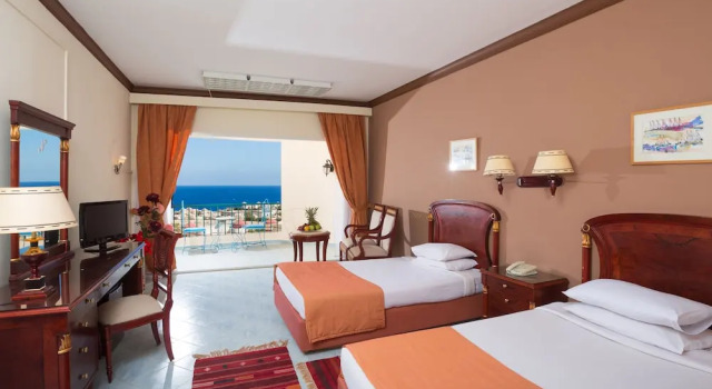 Номер Standard с балконом и с видом на море Red Sea Taj Mahal Resort & Aqua Park
