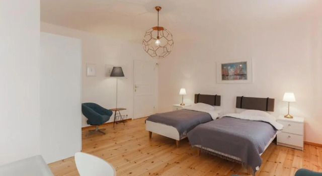 Spacious Sunny Apartment in Oldtown, Varaa Huoneisto Hotellit Pommeri pysäköinnillä, Pysäköinti