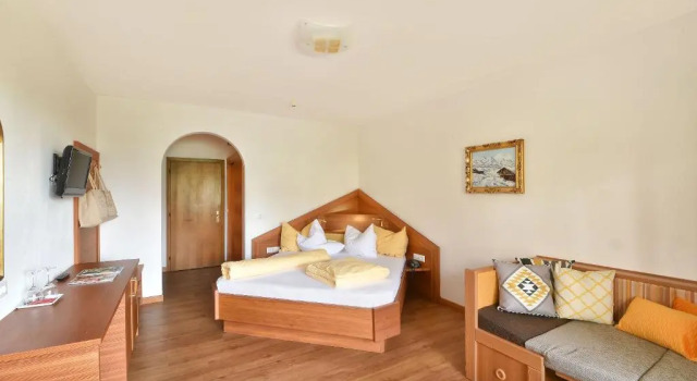 Люкс Classic JOHAN - Rooms & Breakfast Merano