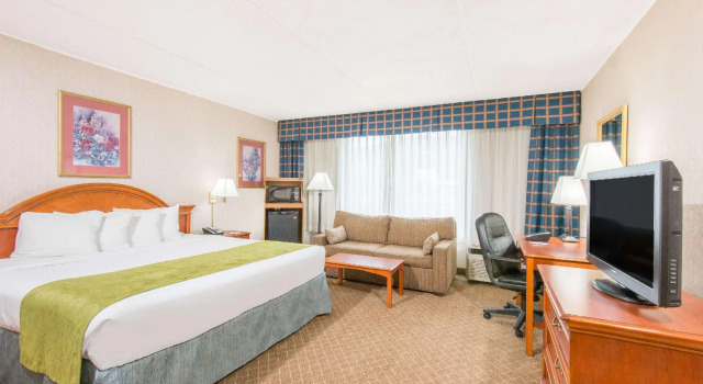 Двухместный номер Standard Ramada by Wyndham Cumberland Downtown