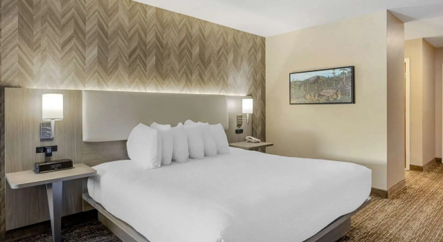 Двухместный номер Standard с балконом и с видом на реку Best Western Plus Kootenai River Inn Casino & Spa