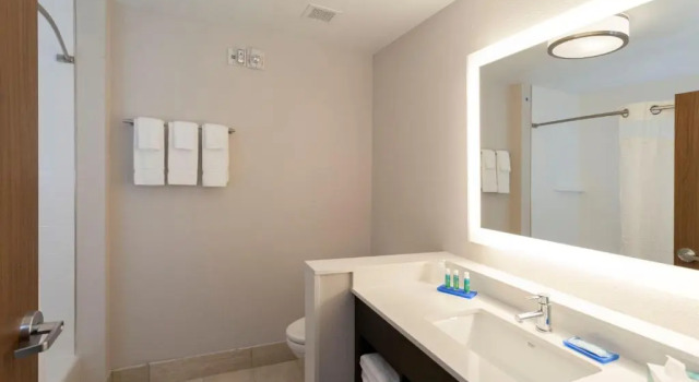 Четырёхместный люкс Holiday Inn Express & Suites - Nebraska City by IHG