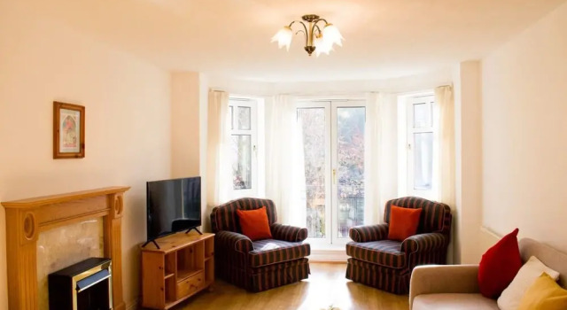 Spacious 2 Bedroom Home in Edinburgh, Prenota Appartamento Edimburgo 